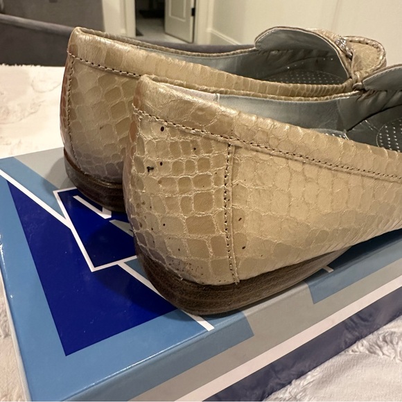 Women’s Champagne White Mountain Loafers - Picture 4 of 7